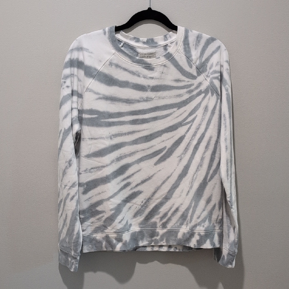 Lucky Brand Gray and White Sweatshirt